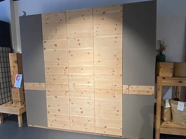 Anrei Schrank „Rio“ – Einzelstück aus Ausstellung (Zürich)