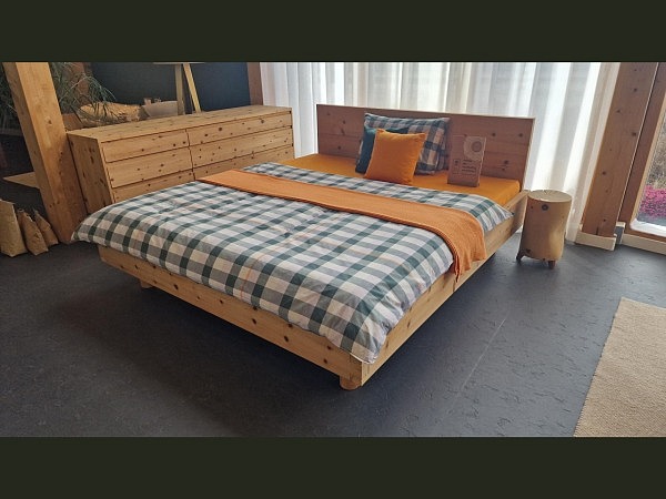 Bett „Pura“ von Hubert Feldkircher – Einzelstück aus Ausst..